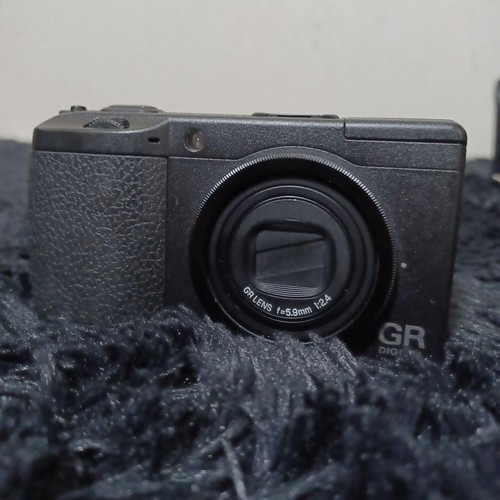 Ricoh digital compact - ricoh, gr