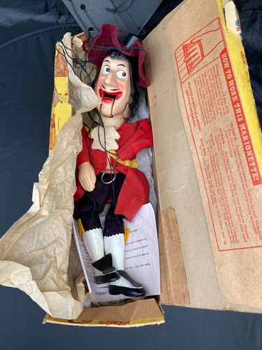 Rare walt disney captain hook - walt,