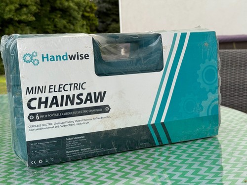 Mini electric chainsaw with - , 2