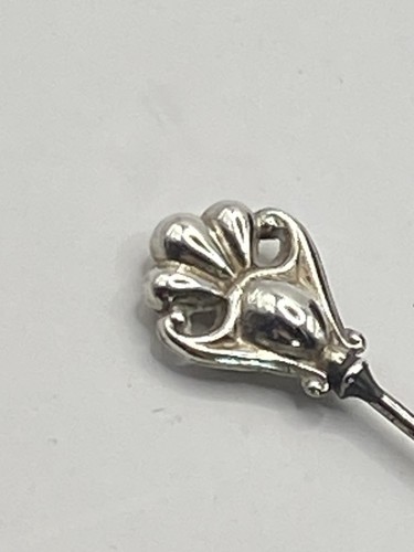 Antique hat pin - hat, (b130)