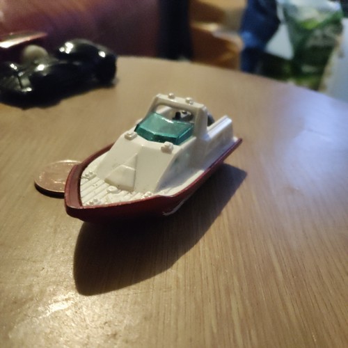 Matchbox speed rescue boat - speed,