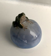 ROYAL COPENHAGEN Small FROG ON STONE No 507 Ceramic China 2inch