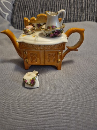 Royal albert miniature - albert,
