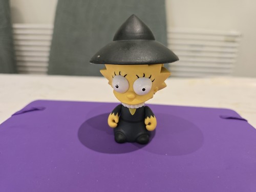 Kidrobot witch lisa - lisa, the