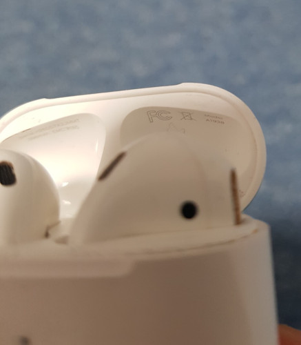 Apple airpods 2nd generation - 2nd,