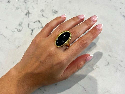 Oval black onyx bezel set - black,