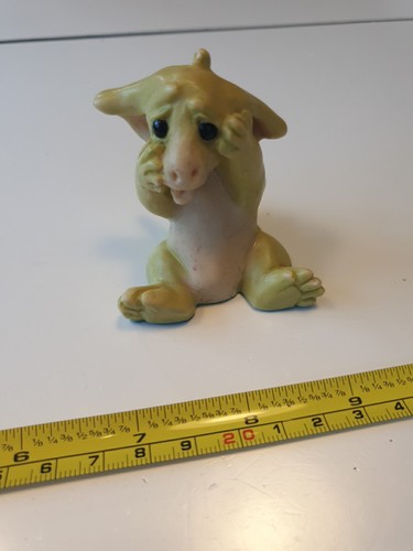 Pocket dragon figurine ve - dragon,