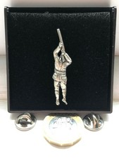 SHOOTING  SHOOTER REAL PEWTER PIN BADGE - MADE IN UK - GIFT- NEW