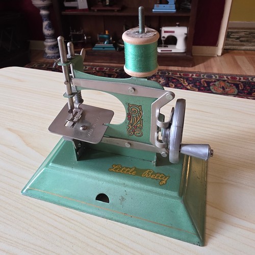 Vintage little betty toy - little,