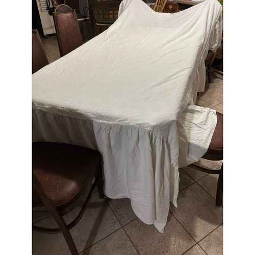 Vintage ruffled tablecloth - ruffled,