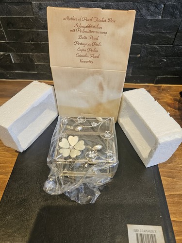 Bnib vintage avon mother - vintage,