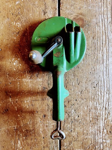 Vintage cast iron bean slicer - vintage,