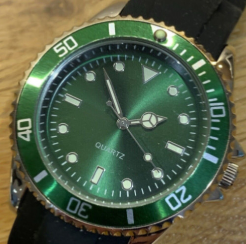 Green diver style homage