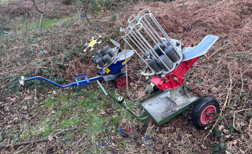 Clay pigeon traps 2 - pigeon,