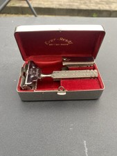 Vintage Ever-Ready Safety Razor Set - Heavy Handle - In Chrome Case.
