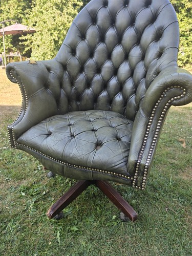 Directors green leather swivel - leather,