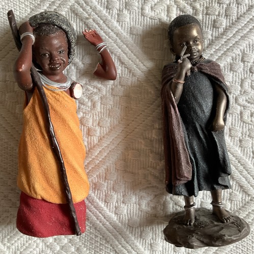 Two small african figurines - two,