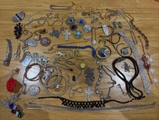 Vintage Jewellery Job Lot Beautiful Brooches Antique Necklaces Pendants Rare