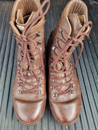 Altberg defender brown - defender,
