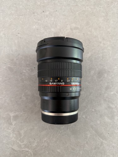Samyang 85mm lens - f/1.4,
