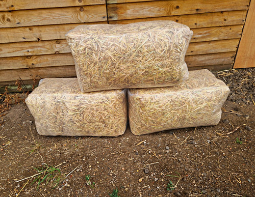 Compressed 5kg straw - compressed,