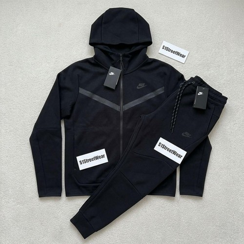 Black nike tech fleece size - black,