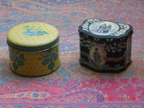 Pair small pretty vintage - pair,