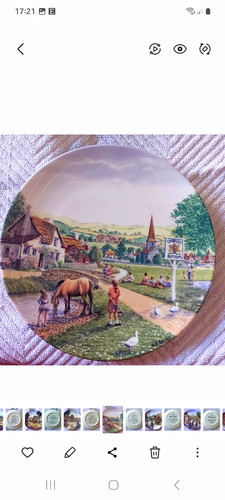 Royal doulton crinkley bottom - doulton,