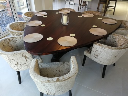 Seater very large - 9-12, dining
