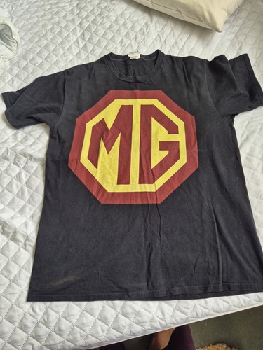 Black shirt size large - mg,