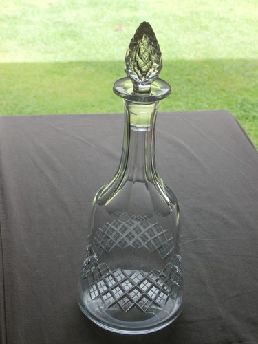 Lovely bell shaped crystal - bell,