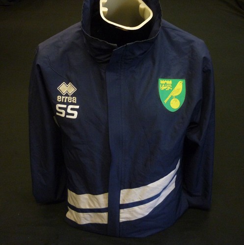 Norwich city football 2011 - city,