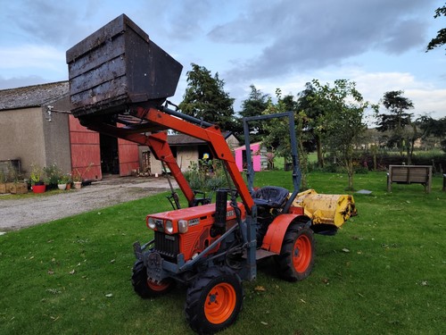 Kubota tractor b7100 hst - kubota,