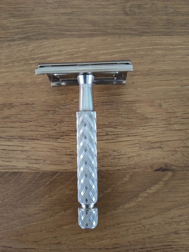 Gillette tech safety razor - gillette,
