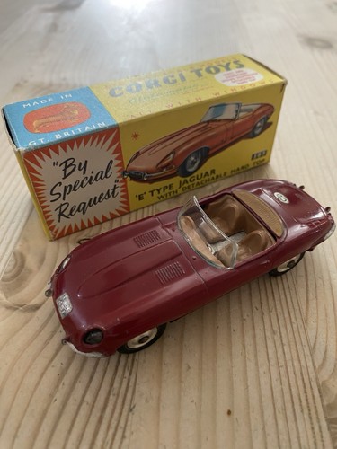 Corgi toys type jaguar 307 - e,