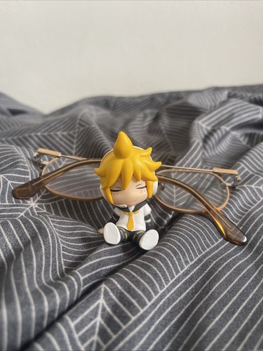 Kagamine rin sleeping figure - sleeping,