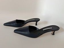 Manolo Blahnik Moiramu Navy