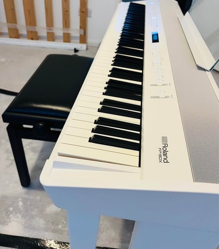 Roland 90x digital piano - roland,