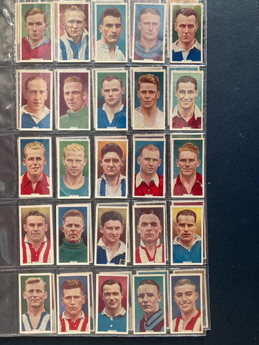 Cigarette cards soccer stars - cards,