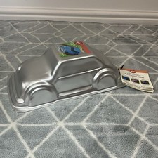 Wilton 3-D Cruiser Car Aluminum Cake Pan Tin No.  2105-2043 2001