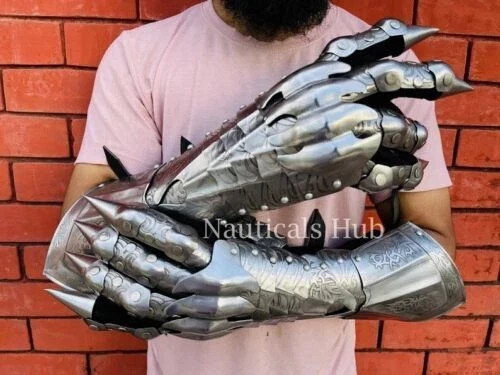 Medieval nazgul steel armor