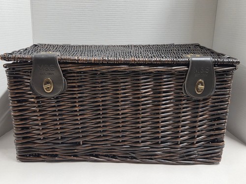 Wicker picnic basket - basket, with