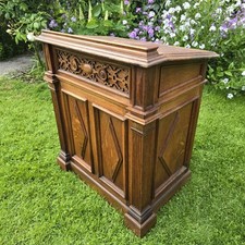 Antique Oak Carved  Speakers  Podium.  Pulpit.  Desk