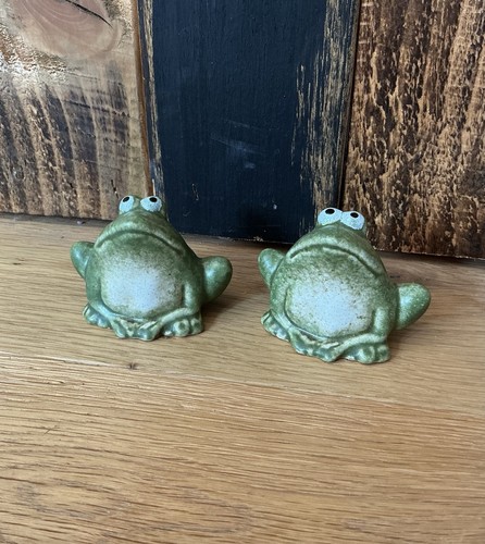 Frogs set small - frogs,