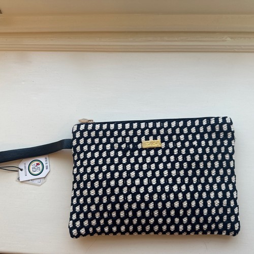 Bnwt koala bay clutch - ,