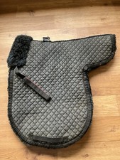 Stephens Genuine Lambskin numnah black full size straight cut