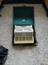 Alvari Vintage Accordion with