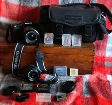 Olympus E-500 Rich Set + 2 x Zoom Lens 17.5-45mm & 14-45mm + Case 