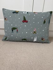 Sophie Allport ‘Home For Christmas’ 13”x17” Oblong Cushion Cover