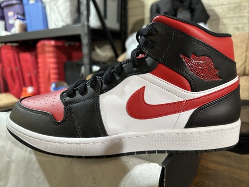 Nike air jordan mid - 1,